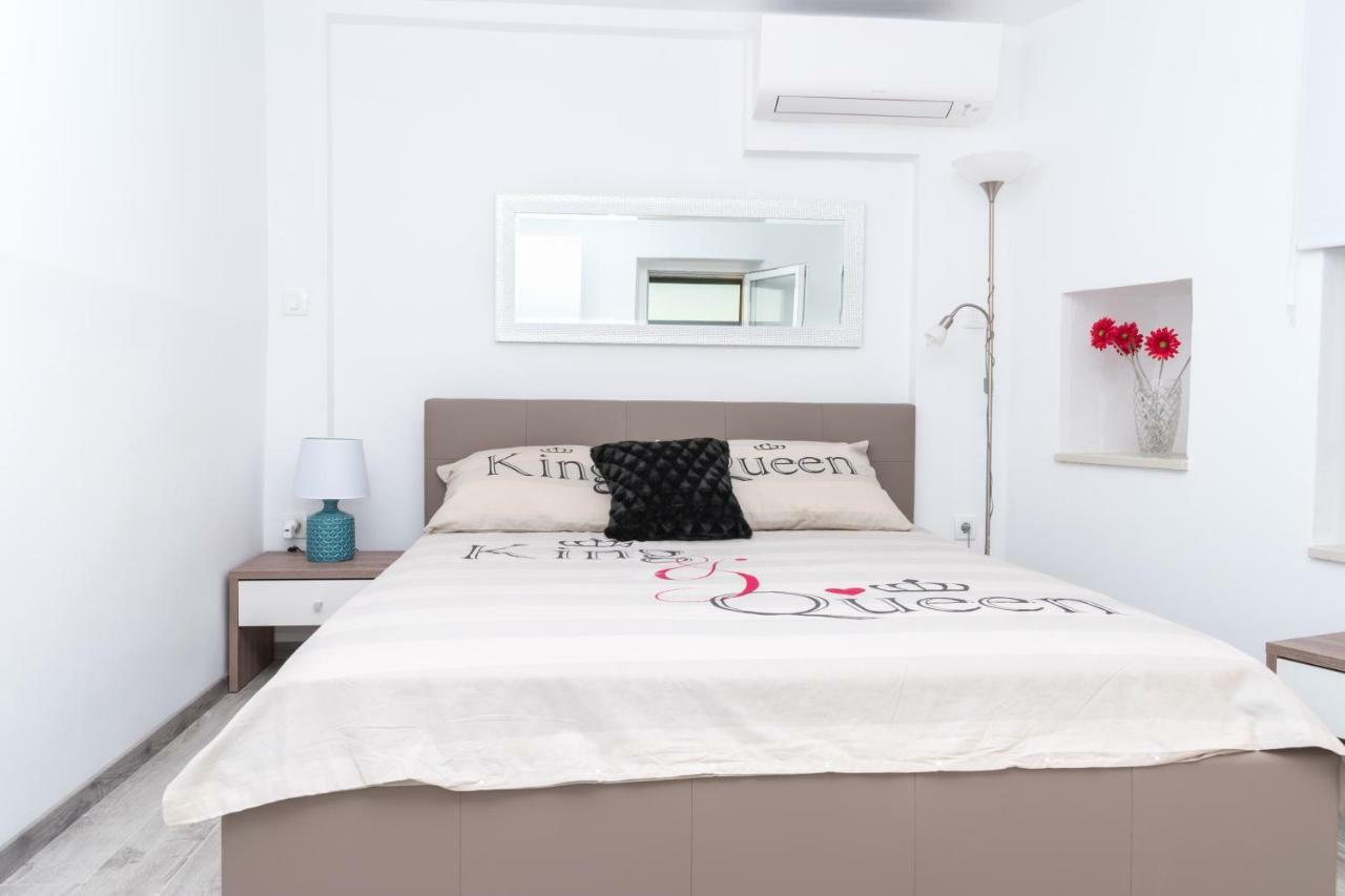 Bounty Apartments 希贝尼克 外观 照片